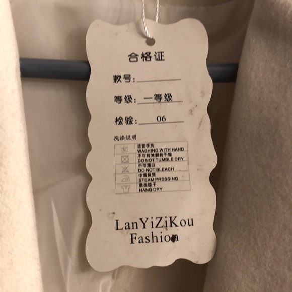 Lined cream color coat - Picture 5 of 5